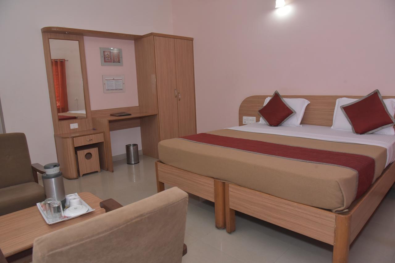 Slr Residency Subrahmanya Exterior photo