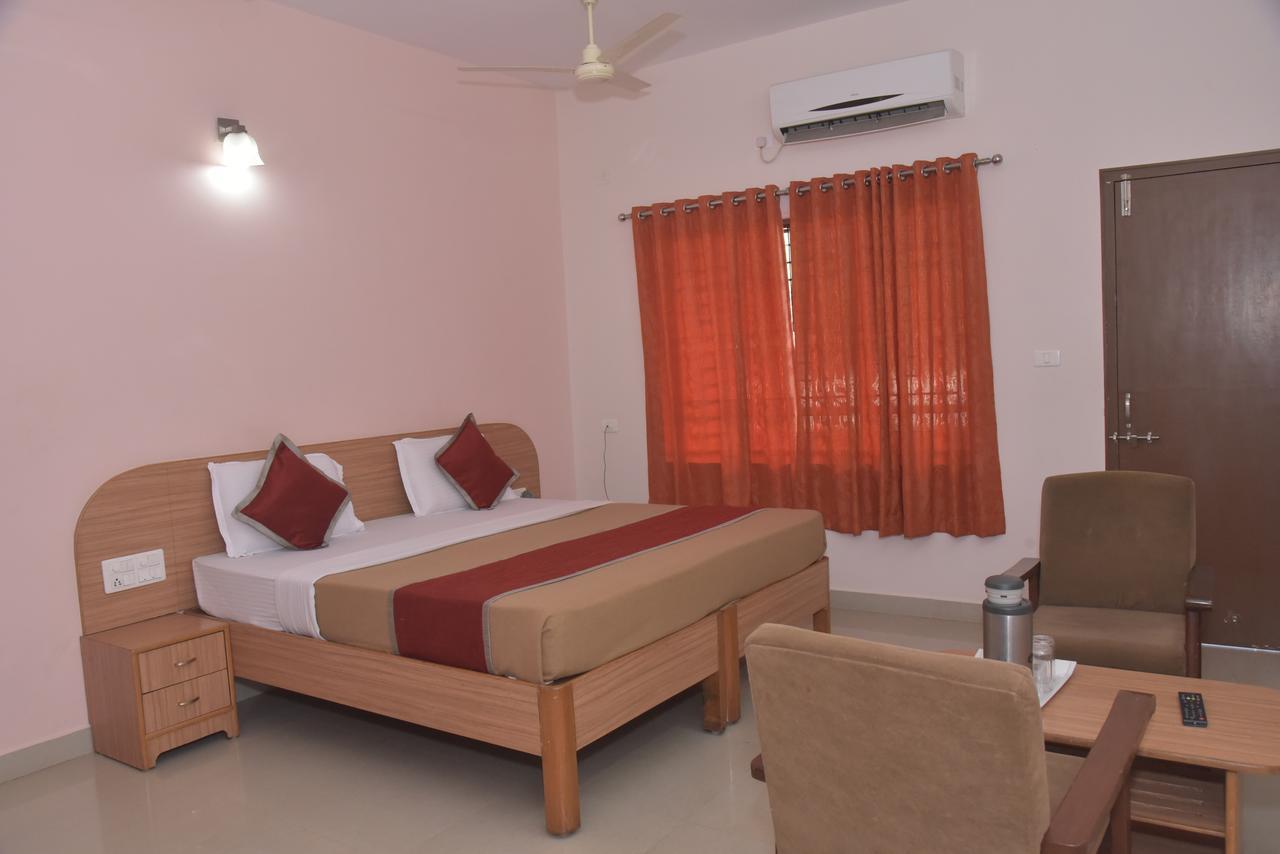 Slr Residency Subrahmanya Exterior photo